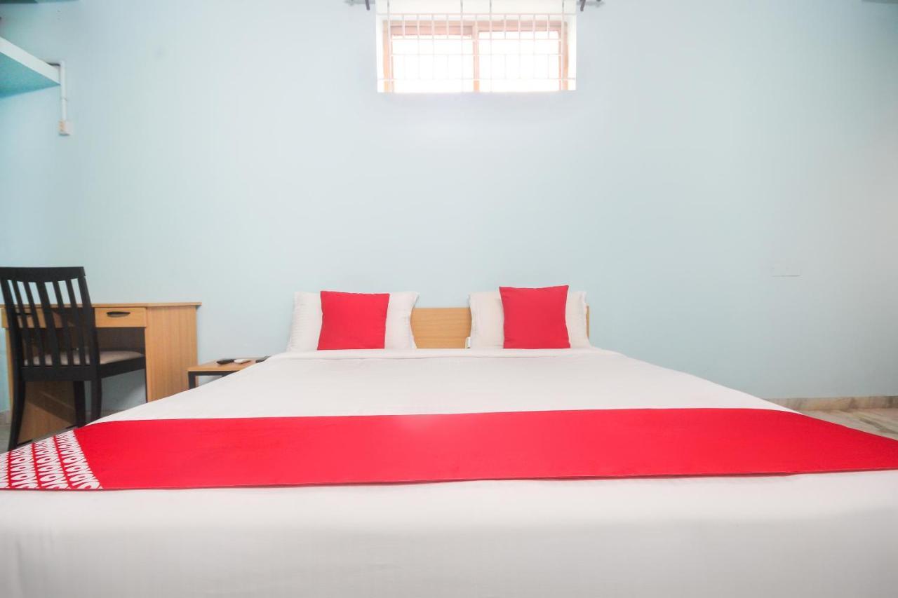 Oyo Flagship 48158 Ss Towers Hotel Podanur Esterno foto