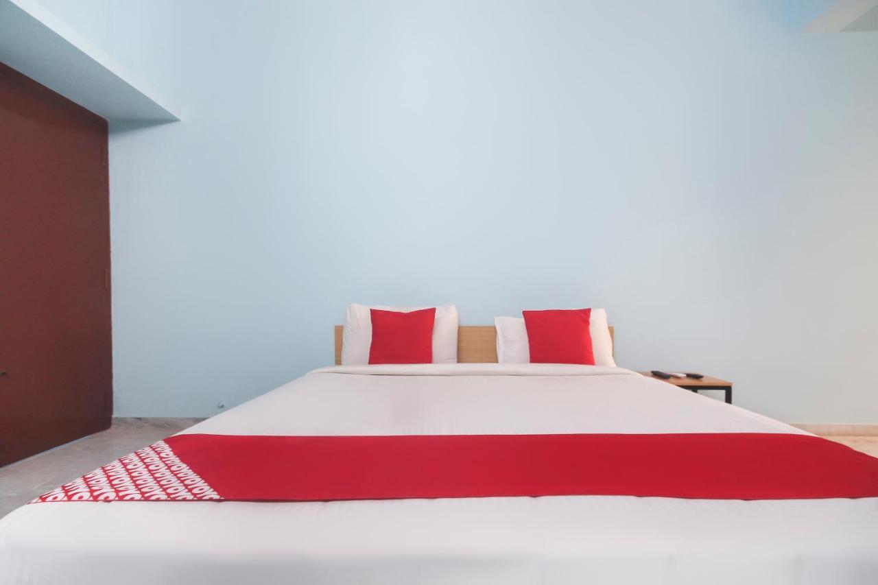 Oyo Flagship 48158 Ss Towers Hotel Podanur Esterno foto